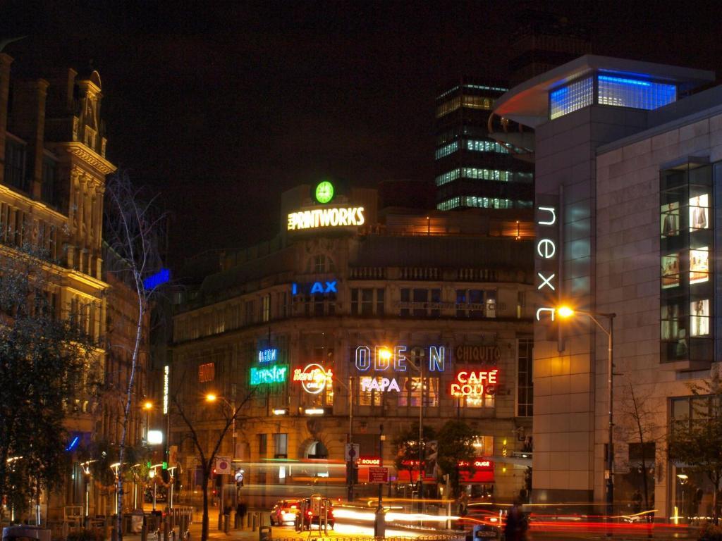 Atana Apartments Manchester Bagian luar foto