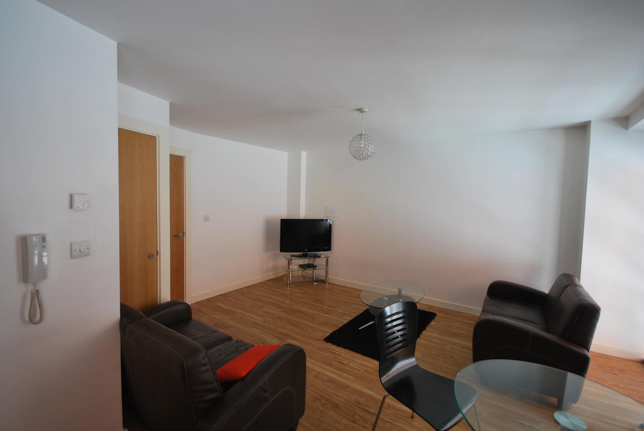 Atana Apartments Manchester Bagian luar foto