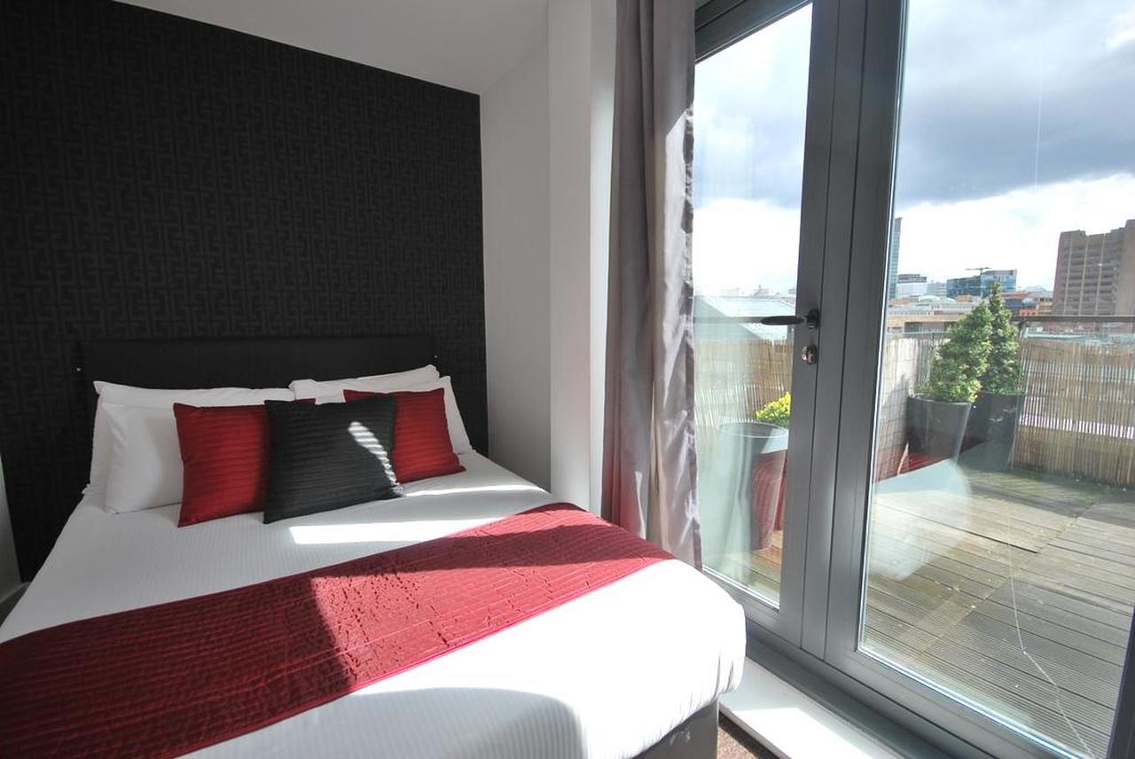 Atana Apartments Manchester Bagian luar foto