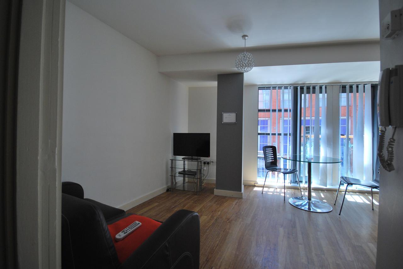 Atana Apartments Manchester Bagian luar foto