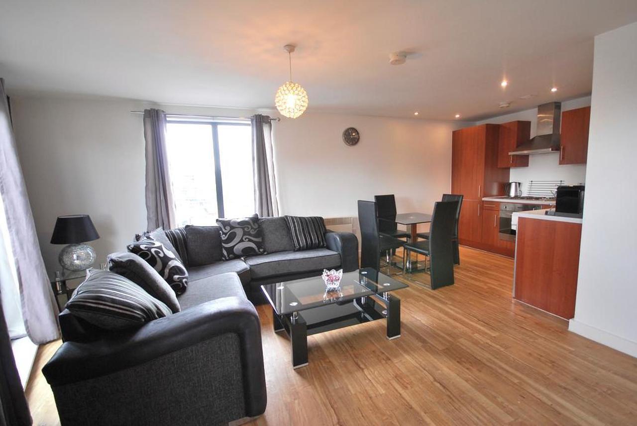 Atana Apartments Manchester Bagian luar foto