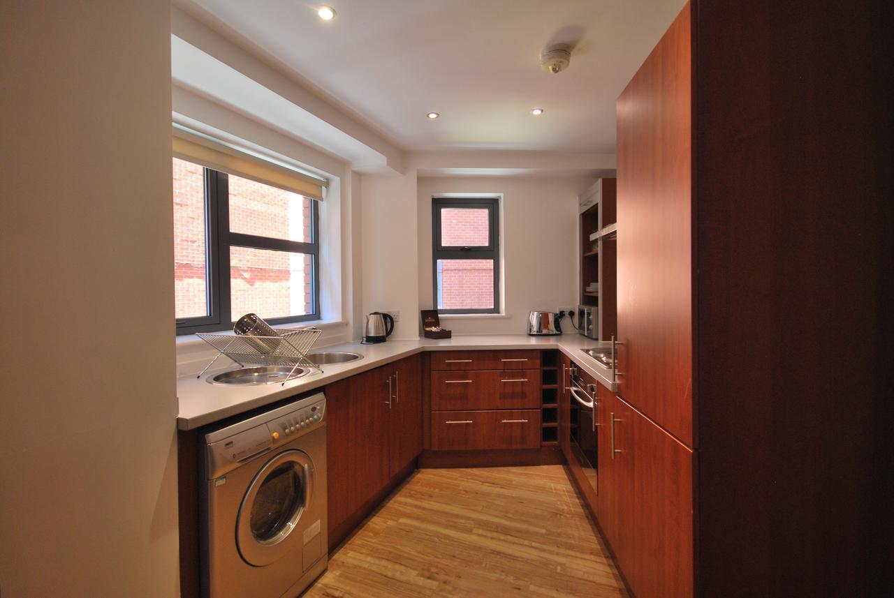 Atana Apartments Manchester Bagian luar foto