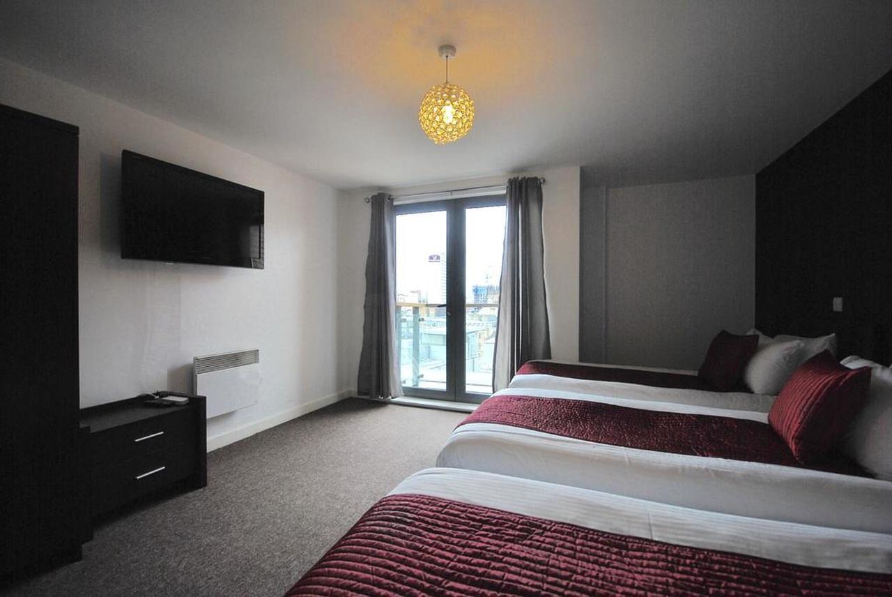 Atana Apartments Manchester Bagian luar foto