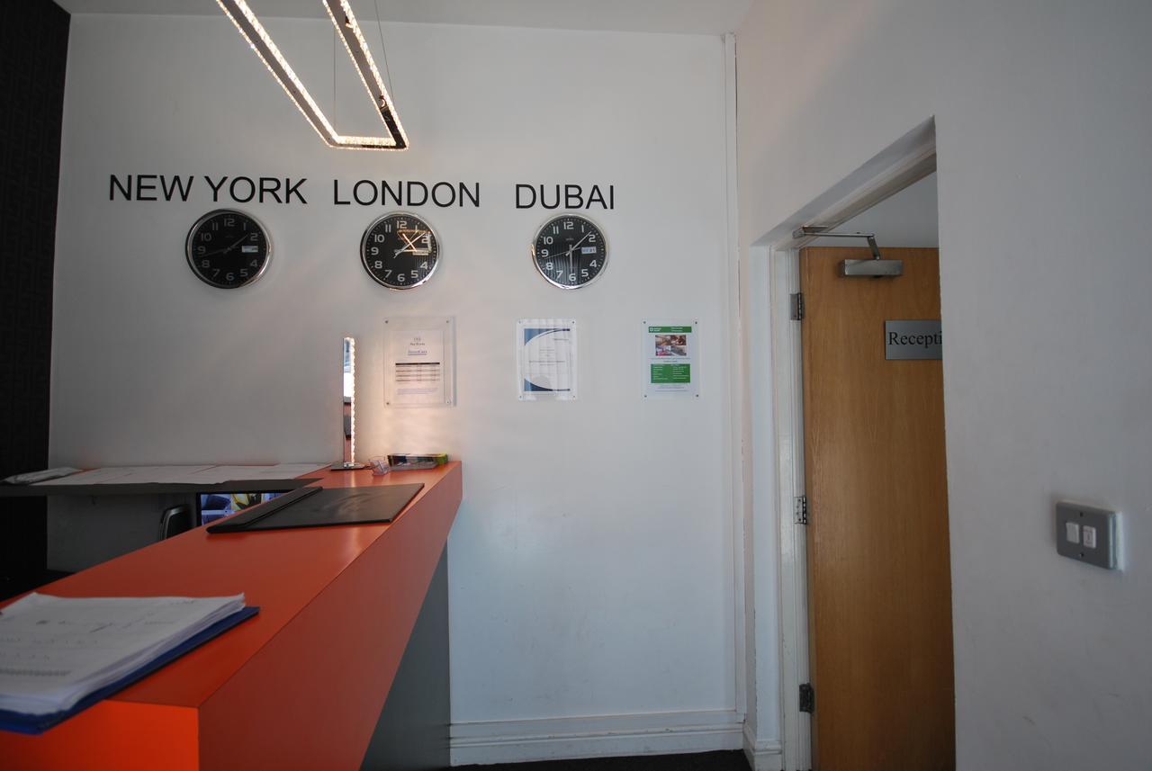 Atana Apartments Manchester Bagian luar foto