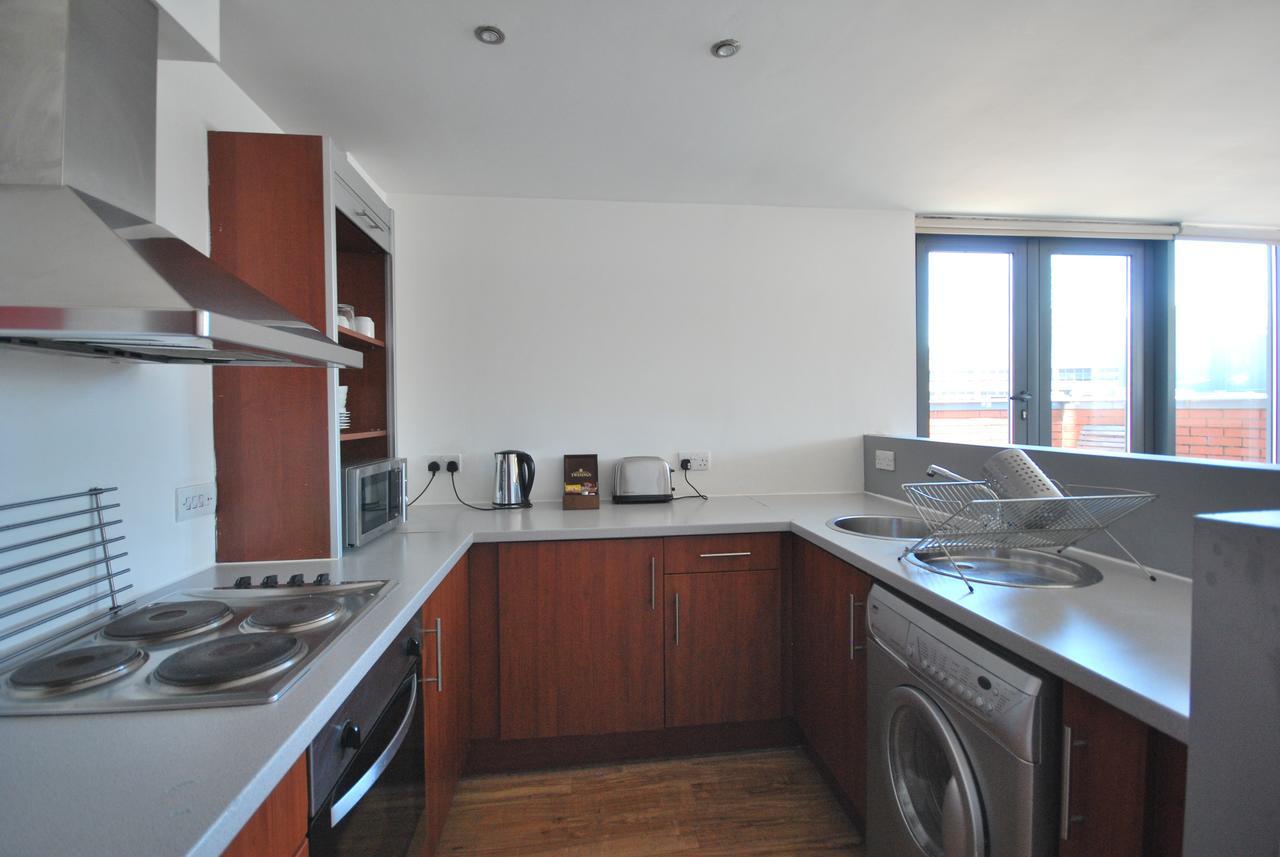 Atana Apartments Manchester Bagian luar foto