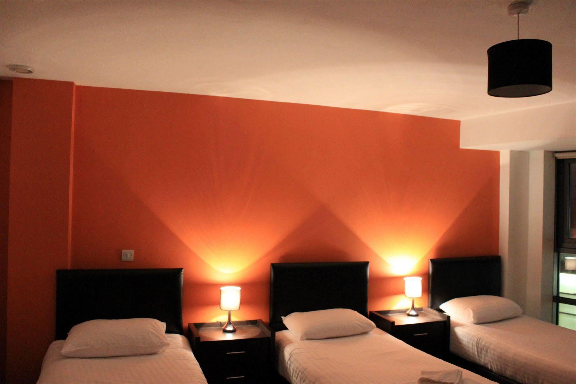 Atana Apartments Manchester Bagian luar foto
