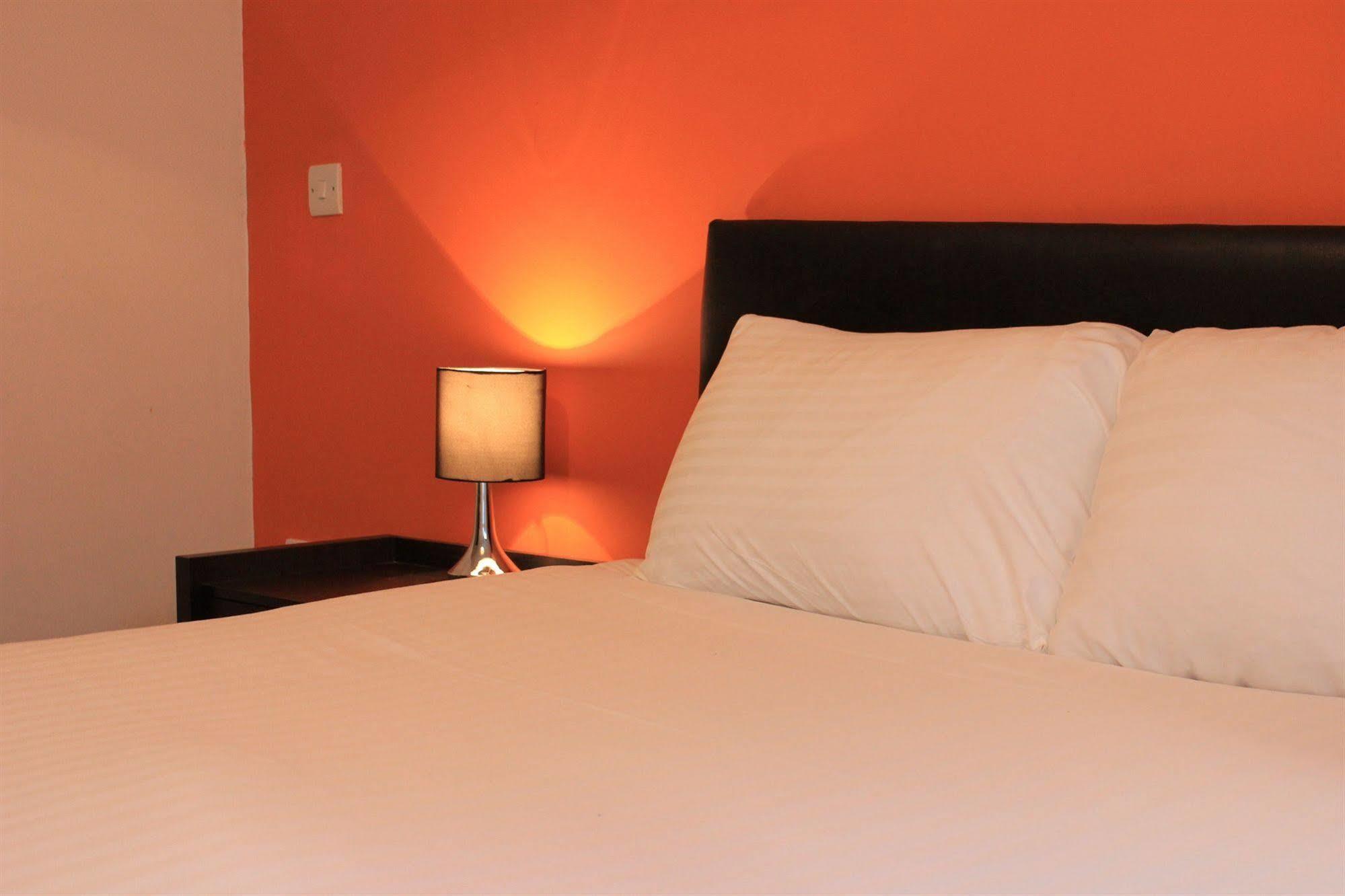 Atana Apartments Manchester Bagian luar foto