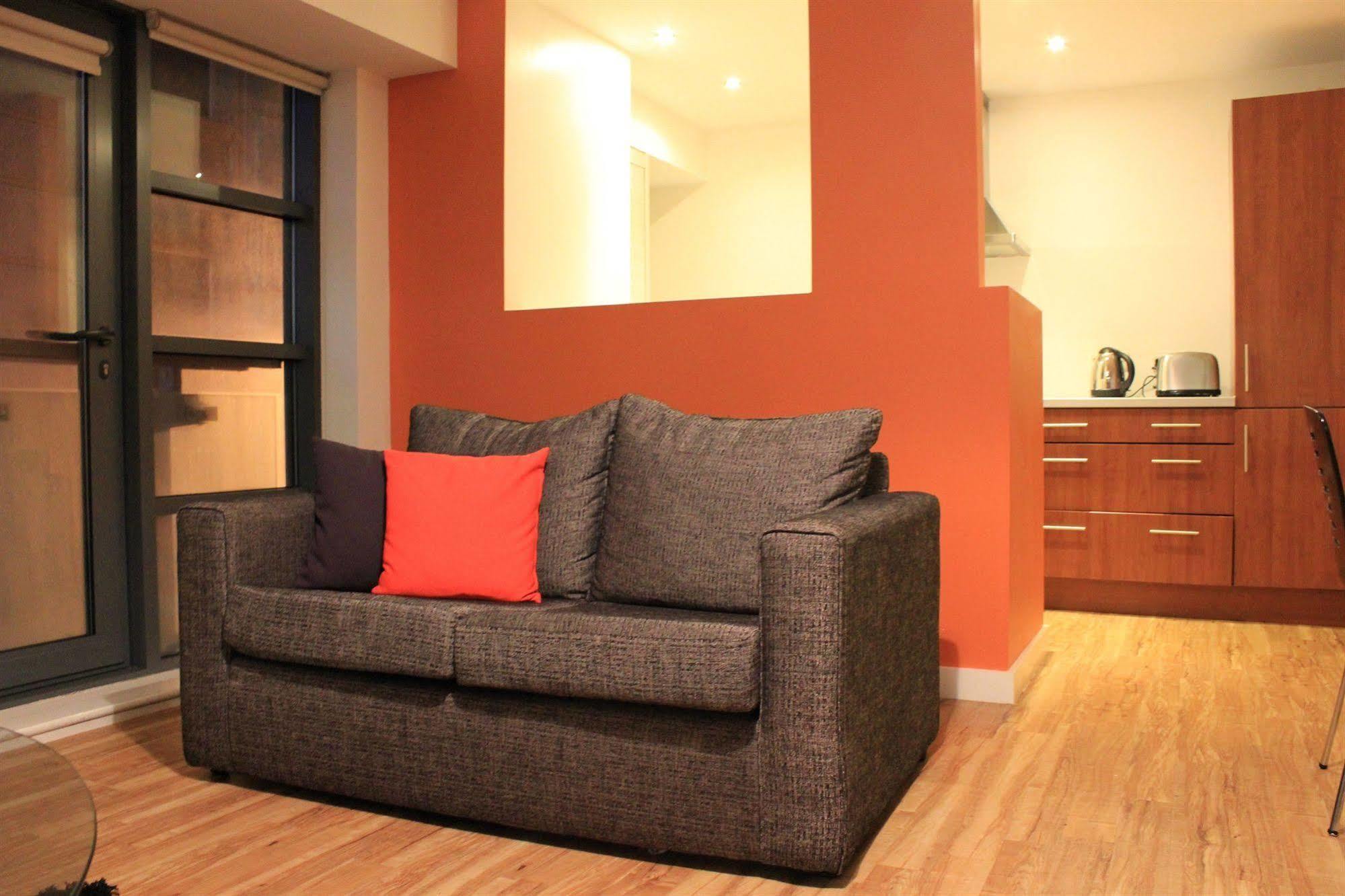 Atana Apartments Manchester Bagian luar foto