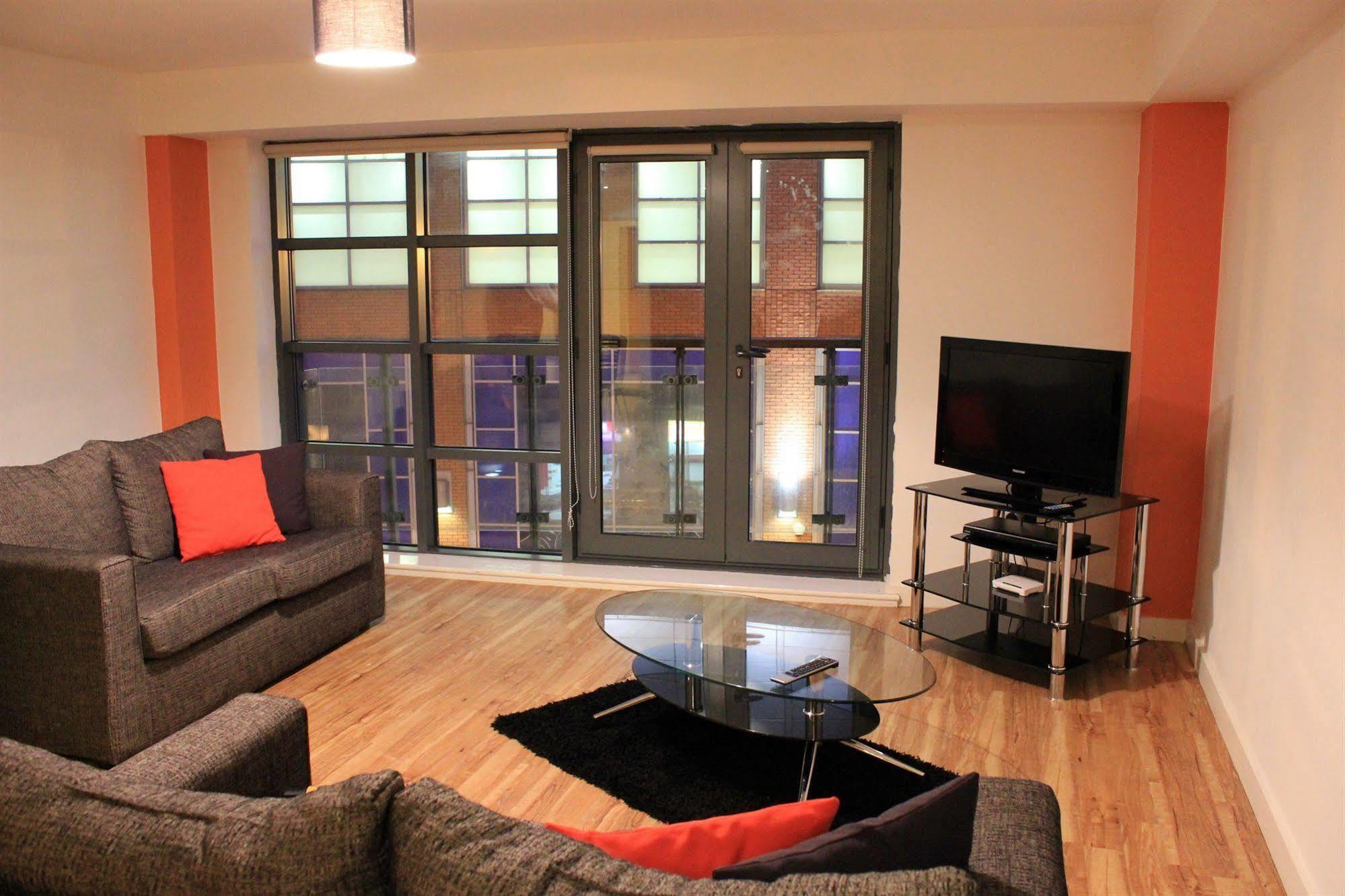 Atana Apartments Manchester Bagian luar foto
