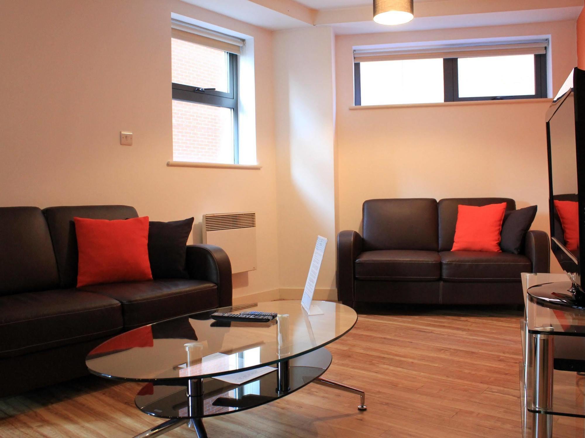 Atana Apartments Manchester Bagian luar foto