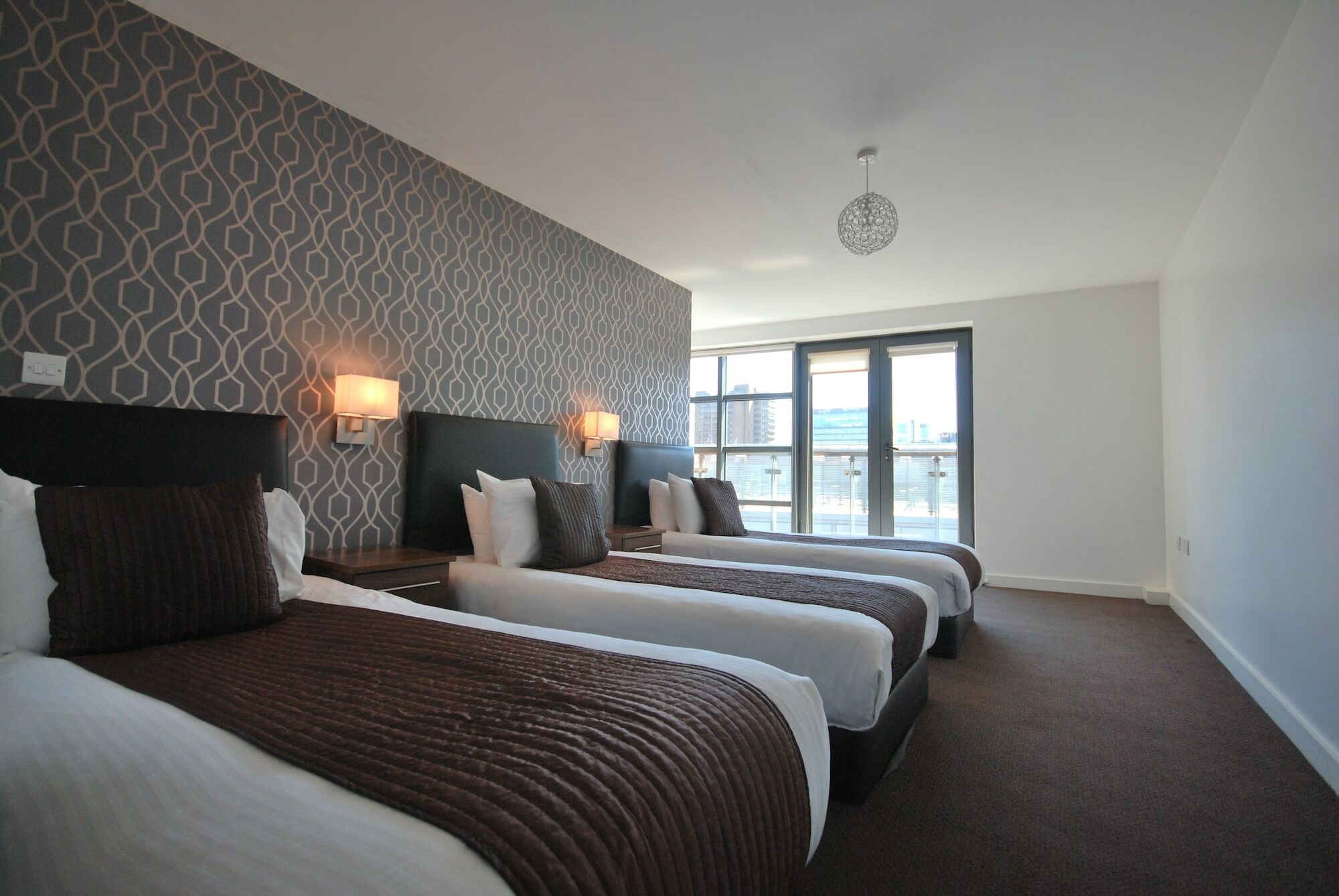 Atana Apartments Manchester Bagian luar foto